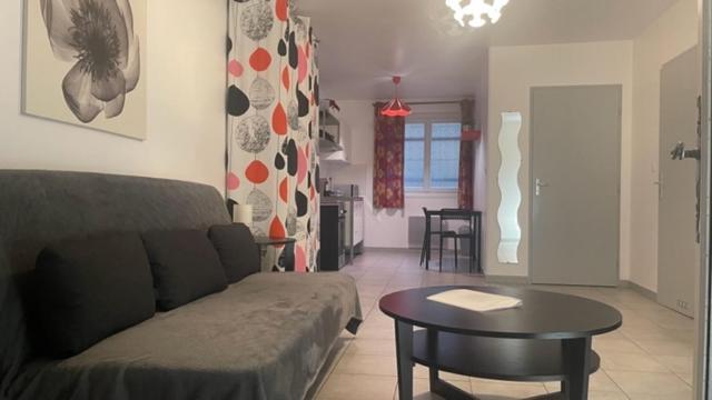 Le Rouget Lägenhet Beaucaire  Exteriör bild